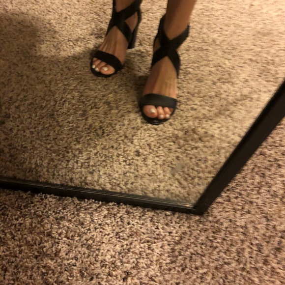 🧡NWT simply Vera wang strappy sandals - Picture 2 of 7